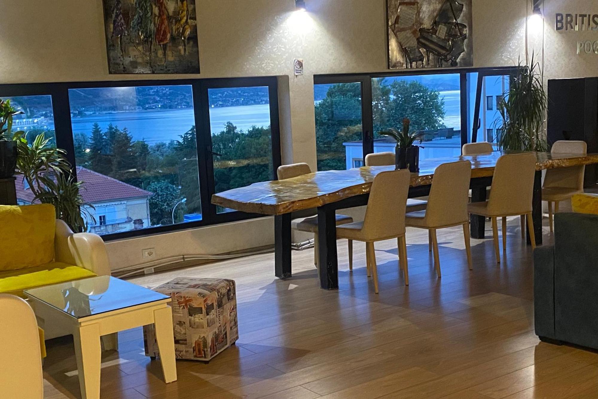 British Hotel Pogradec Buitenkant foto