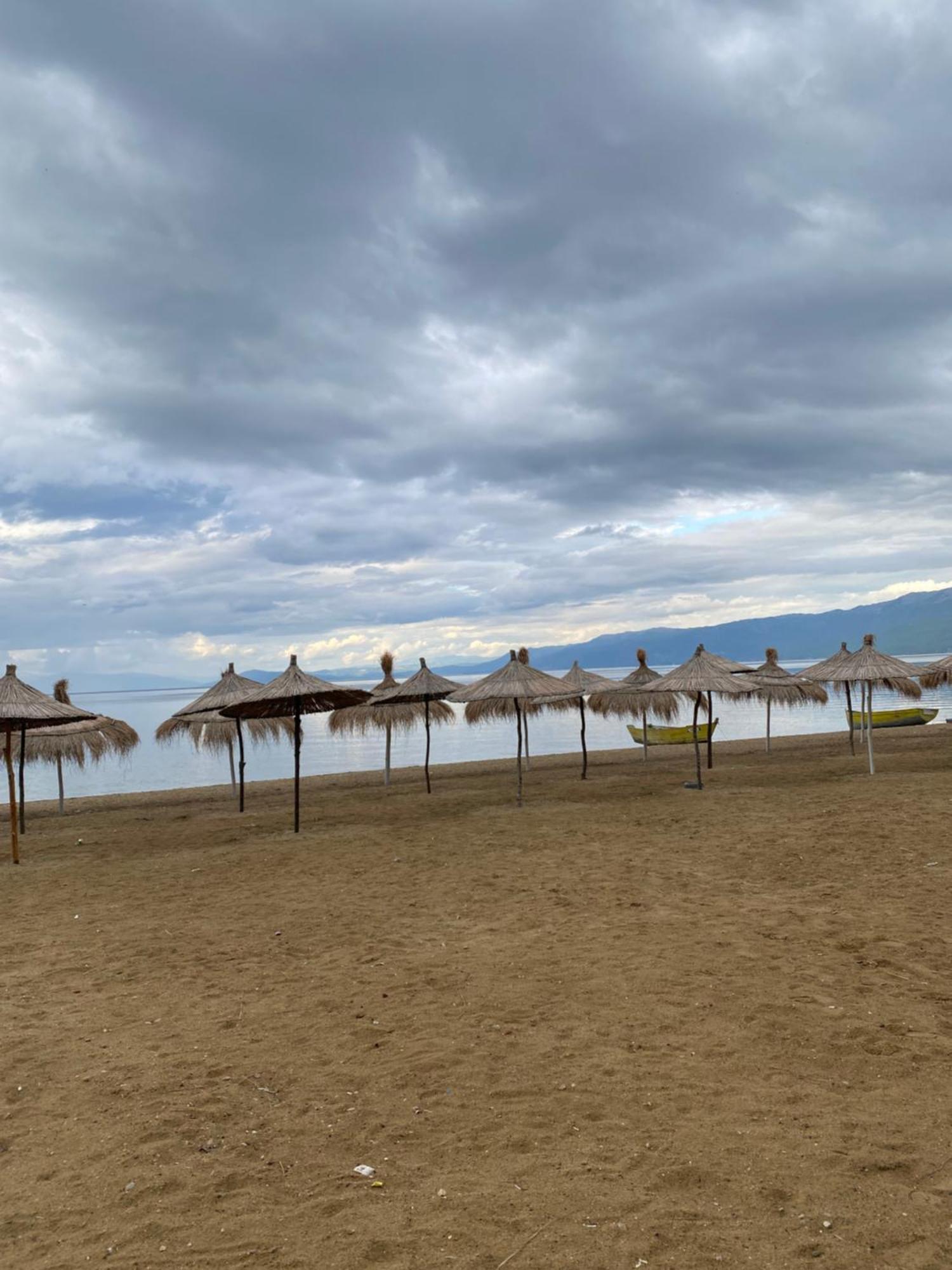 British Hotel Pogradec Buitenkant foto