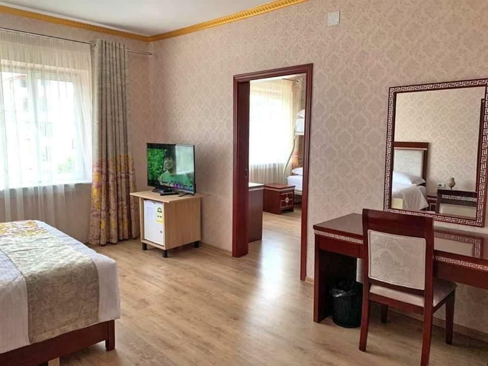 British Hotel Pogradec Buitenkant foto